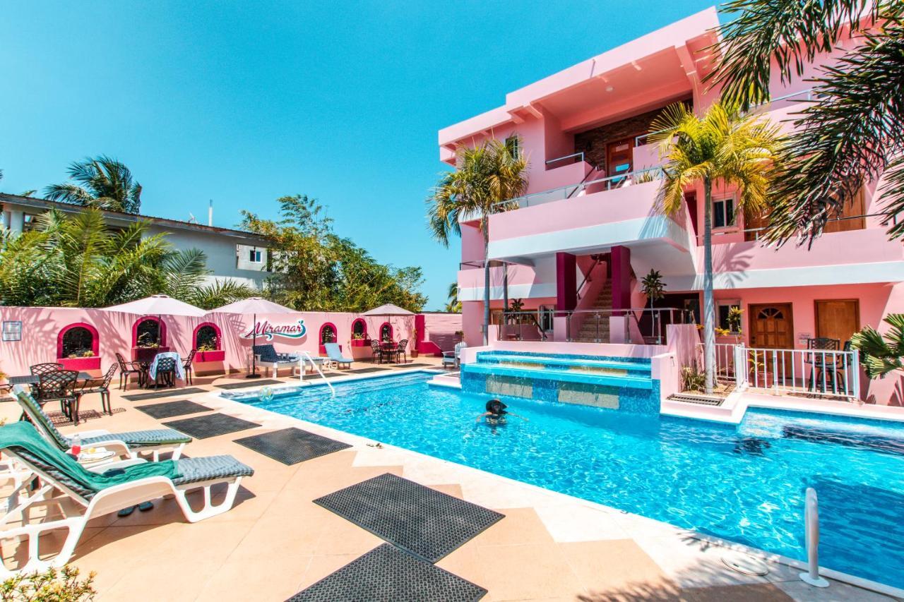 Miramar Suites Placencia Экстерьер фото