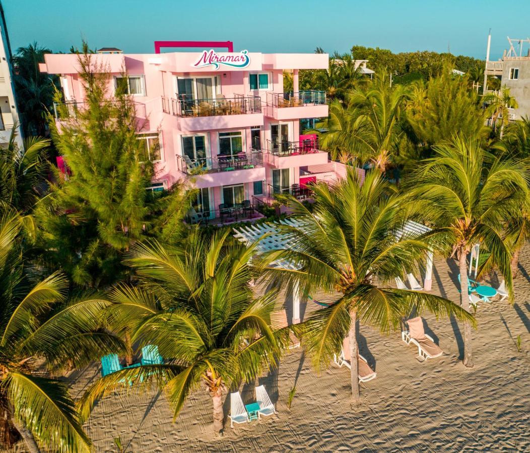 Miramar Suites Placencia Экстерьер фото