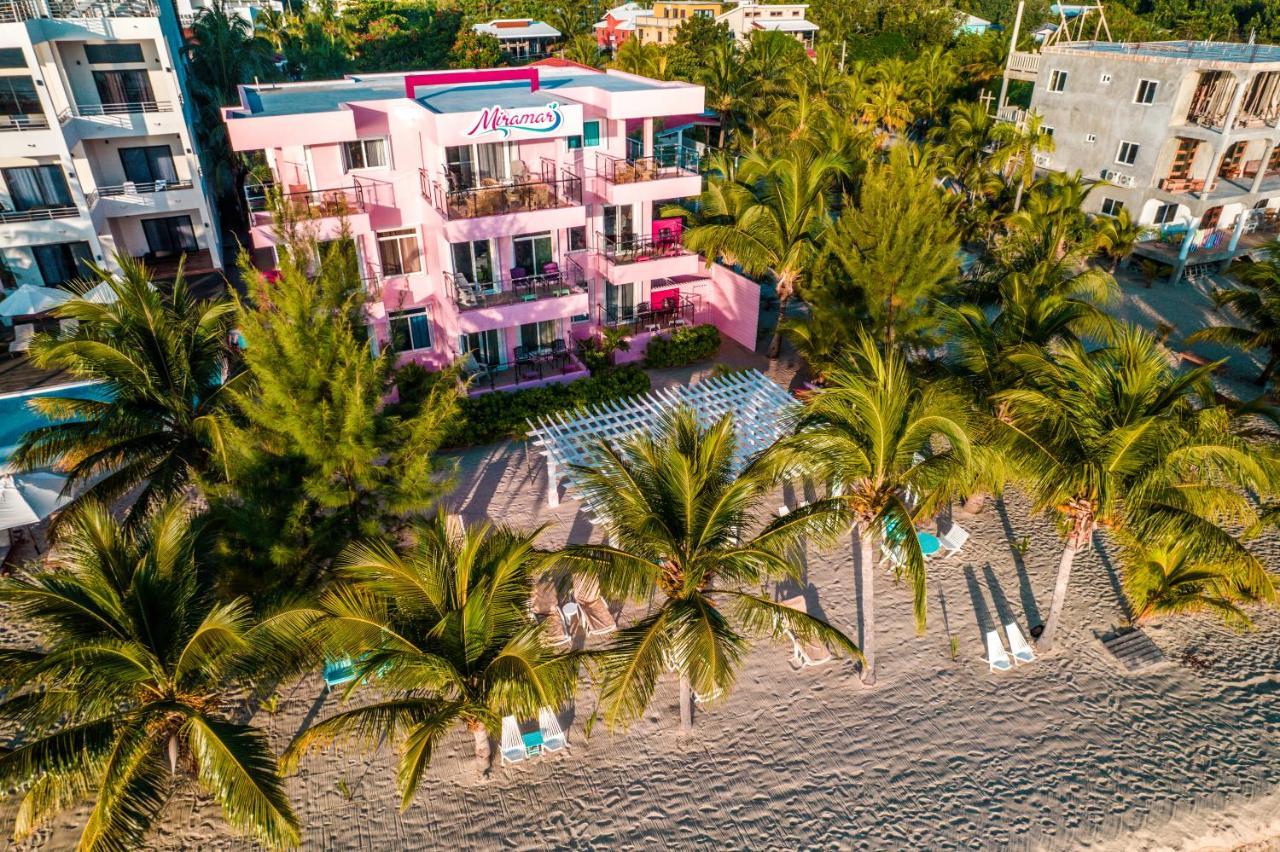 Miramar Suites Placencia Экстерьер фото