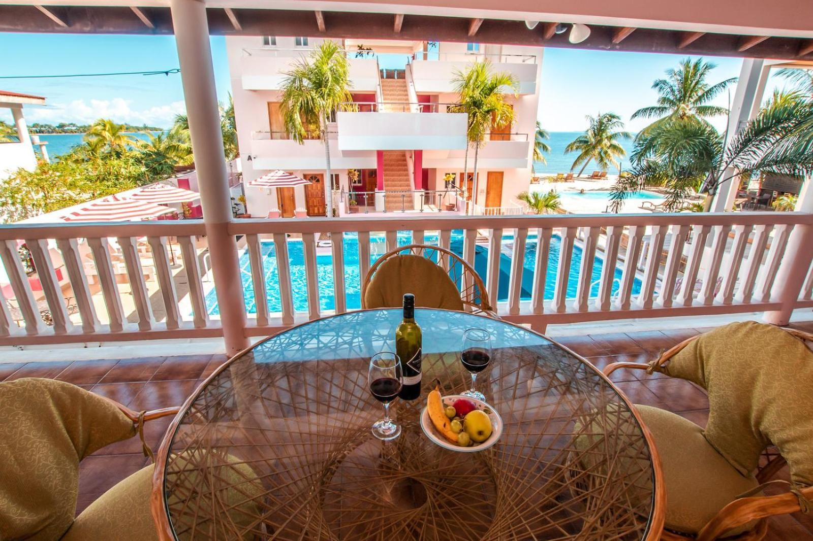 Miramar Suites Placencia Экстерьер фото
